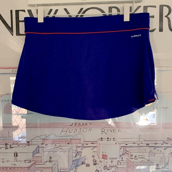 Adidas climalite skort with 3 stripes and red short size M - Picture 2 of 8